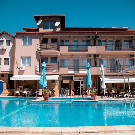 Istatov Hotel 3*
